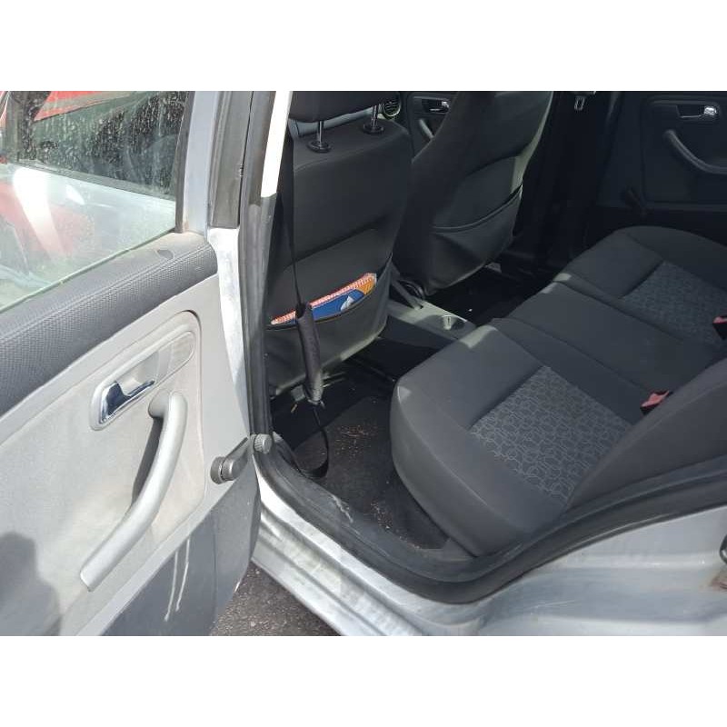 seat ibiza (6l1) del año 2006