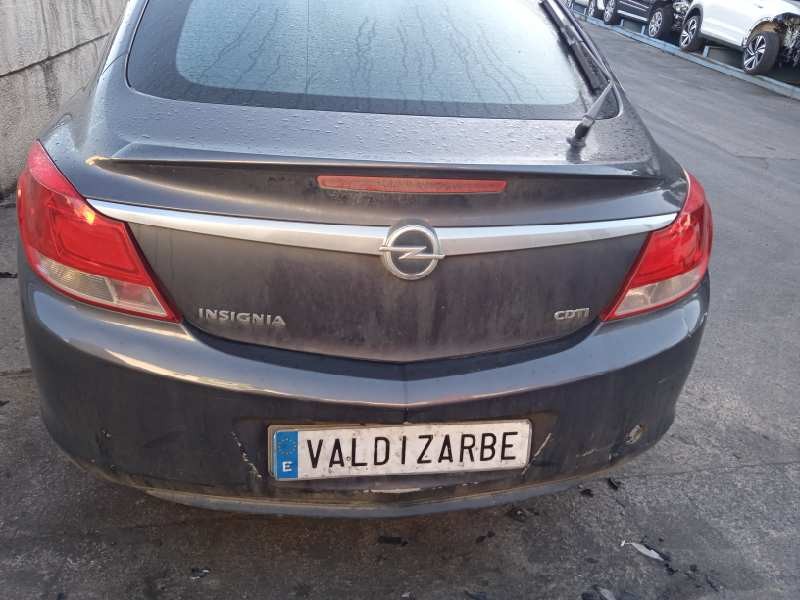 opel insignia berlina del año 2011