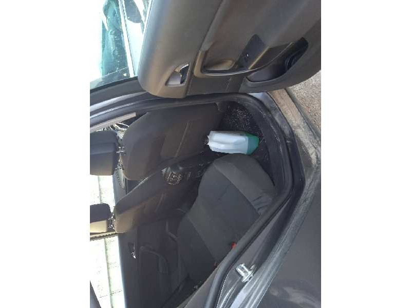 opel insignia berlina del año 2011