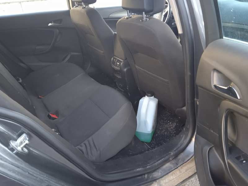 opel insignia berlina del año 2011