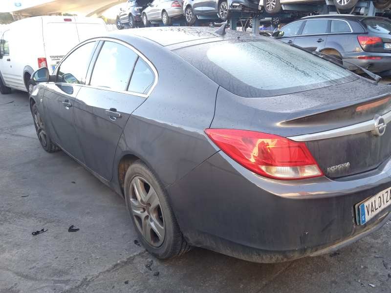opel insignia berlina del año 2011