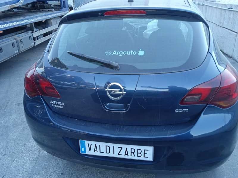 opel astra j lim. del año 2011