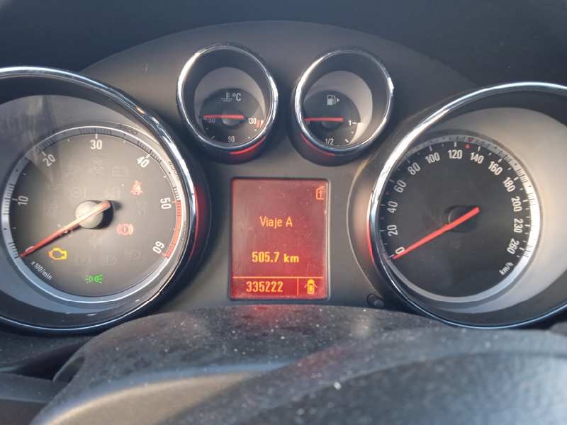 opel insignia berlina del año 2011