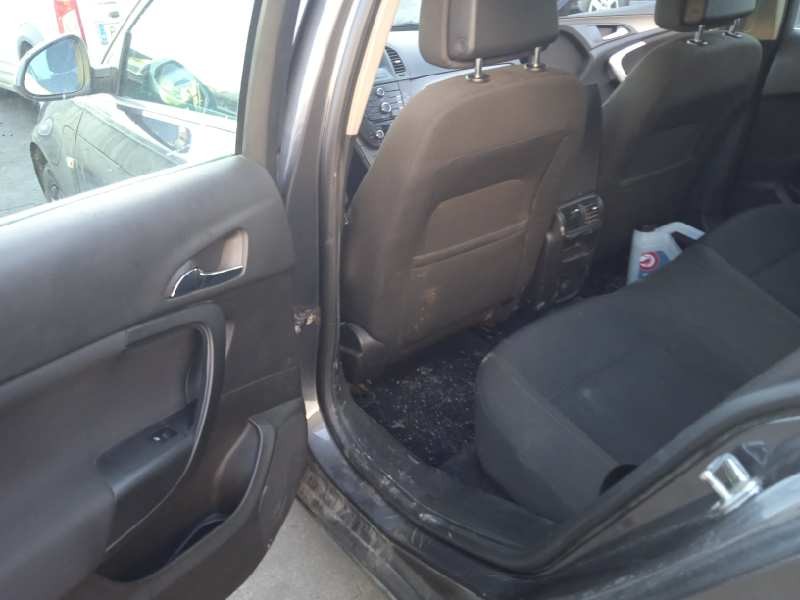 opel insignia berlina del año 2011