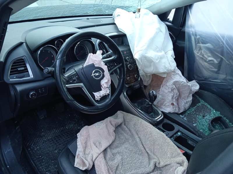 opel astra j lim. del año 2011