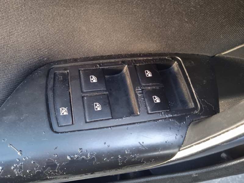 opel insignia berlina del año 2011