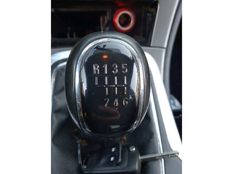 opel insignia berlina del año 2011