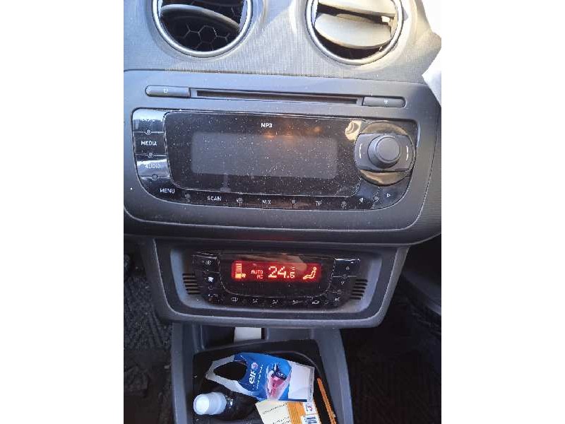 seat ibiza (6j5) del año 2008