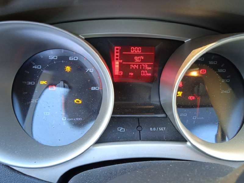 seat ibiza (6j5) del año 2008