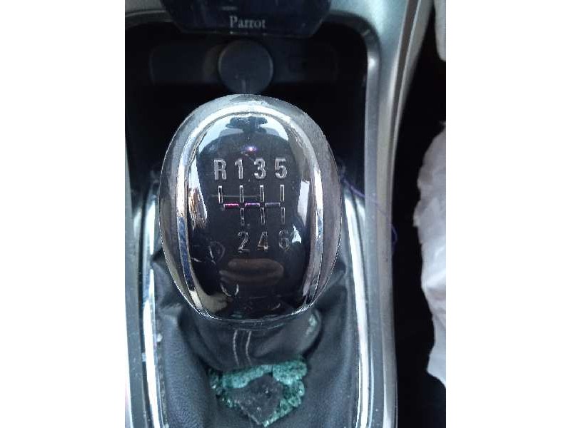 opel astra j lim. del año 2011