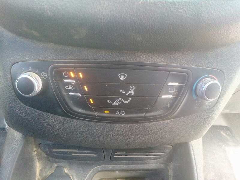 ford transit courier del año 2015