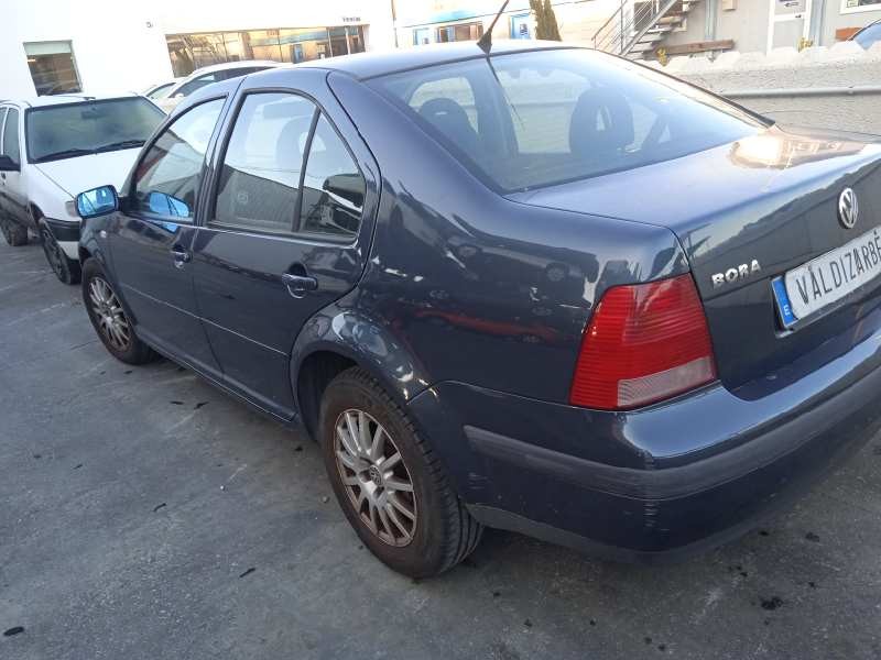 volkswagen bora berlina (1j2) del año 2002