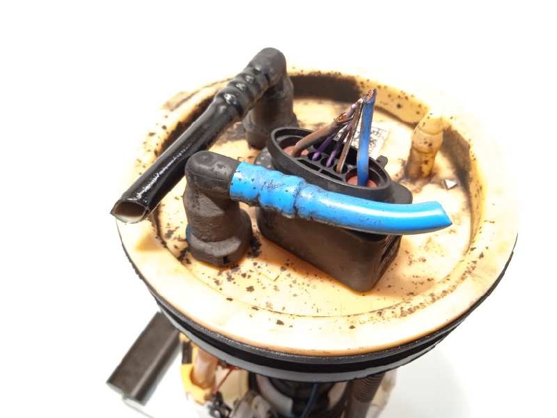 Recambio de bomba combustible para volkswagen caddy furgón/kombi maxi kombi bmt referencia OEM IAM 2K5919050E  0580203233
