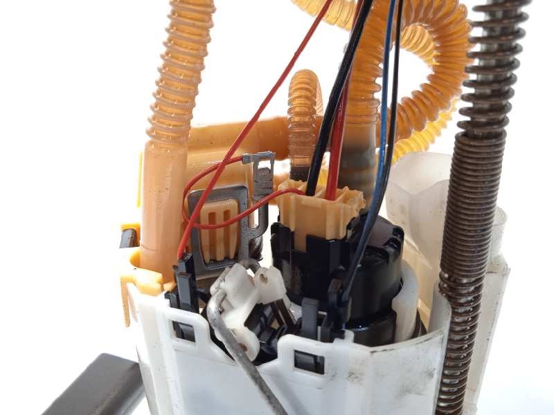 Recambio de bomba combustible para volkswagen caddy furgón/kombi maxi kombi bmt referencia OEM IAM 2K5919050E  0580203233