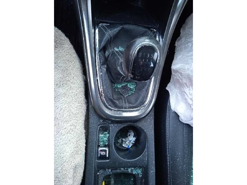 opel astra j lim. del año 2011