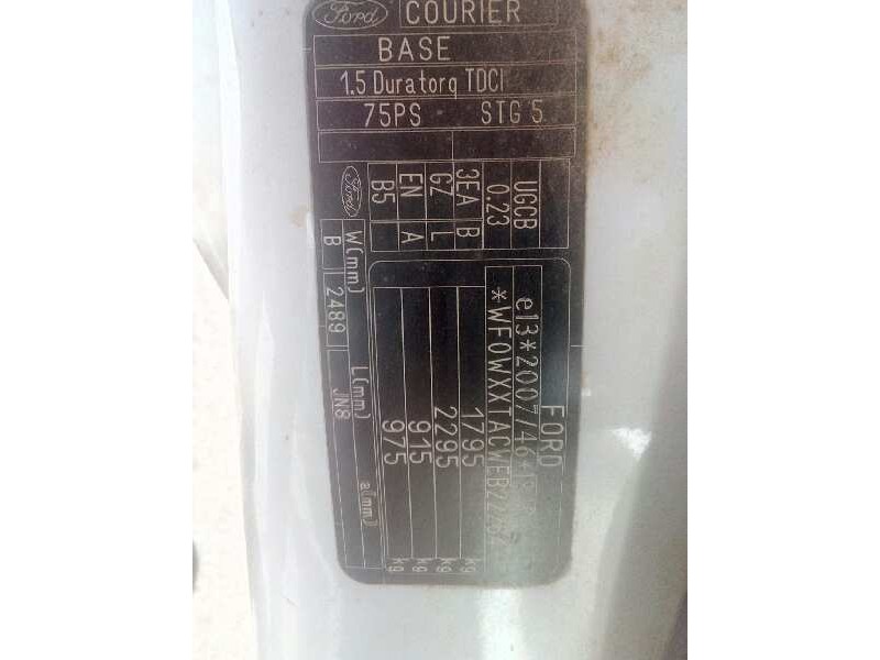 ford transit courier del año 2015