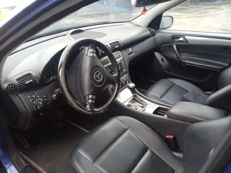 mercedes-benz clase c (w203) berlina del año 2006
