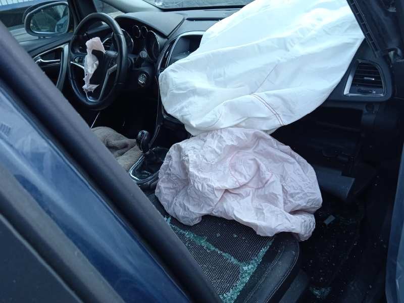 opel astra j lim. del año 2011