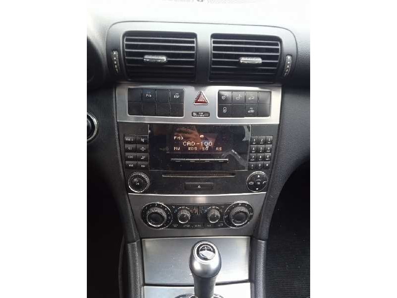 mercedes-benz clase c (w203) berlina del año 2006