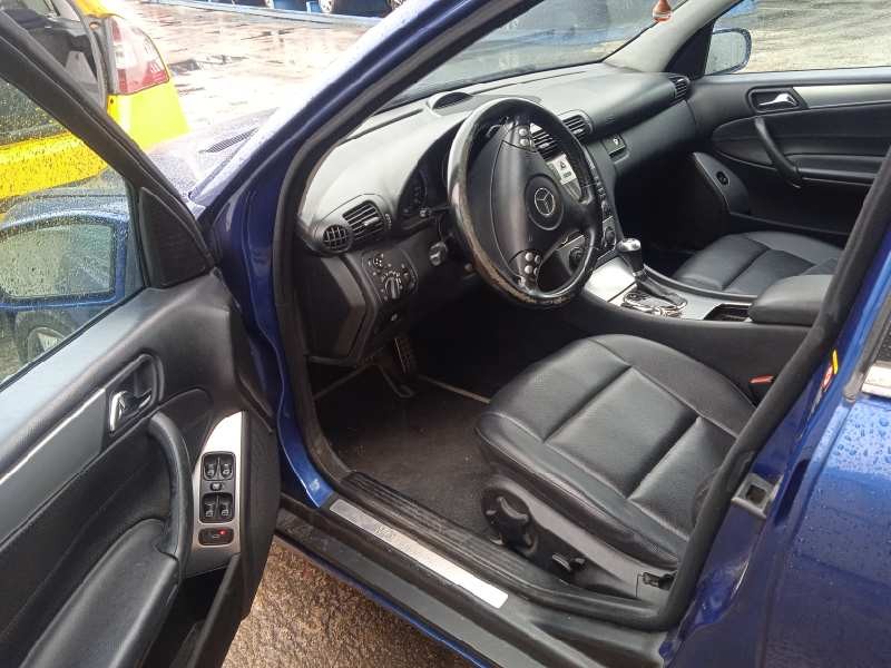 mercedes-benz clase c (w203) berlina del año 2006