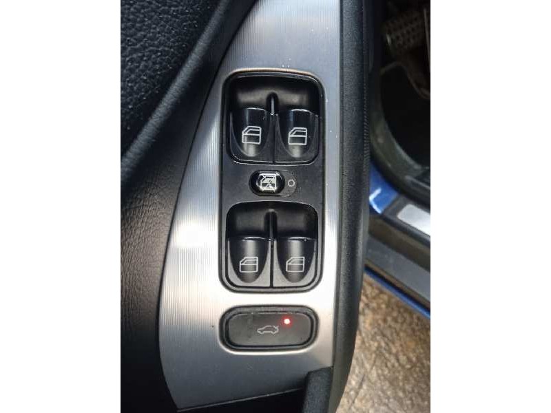 mercedes-benz clase c (w203) berlina del año 2006