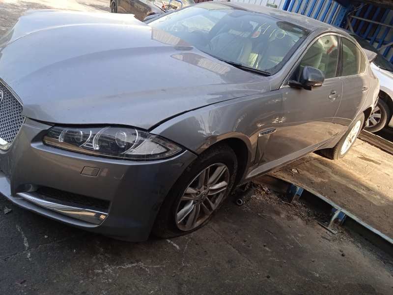 jaguar xf del año 2013