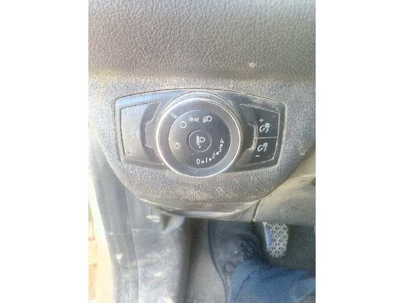 ford transit courier del año 2015