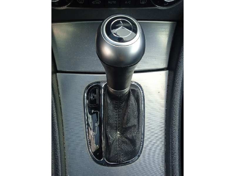 mercedes-benz clase c (w203) berlina del año 2006