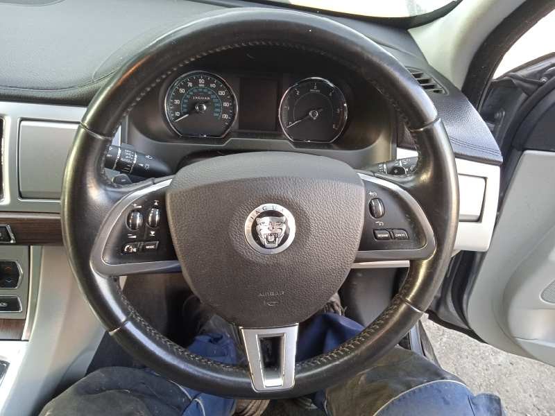 jaguar xf del año 2013