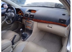 toyota avensis berlina (t25) del año 2005 2