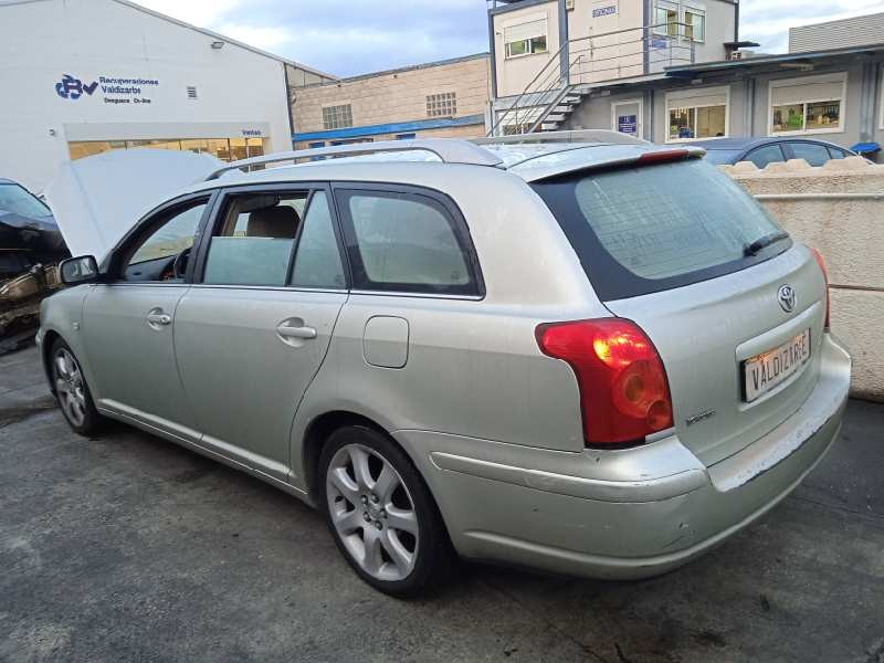 toyota avensis berlina (t25) del año 2005