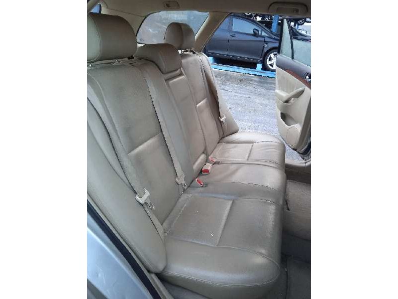 toyota avensis berlina (t25) del año 2005