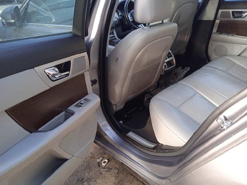 jaguar xf del año 2013