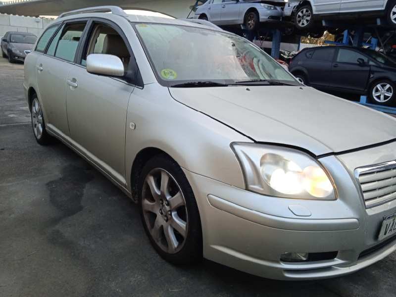 toyota avensis berlina (t25) del año 2005