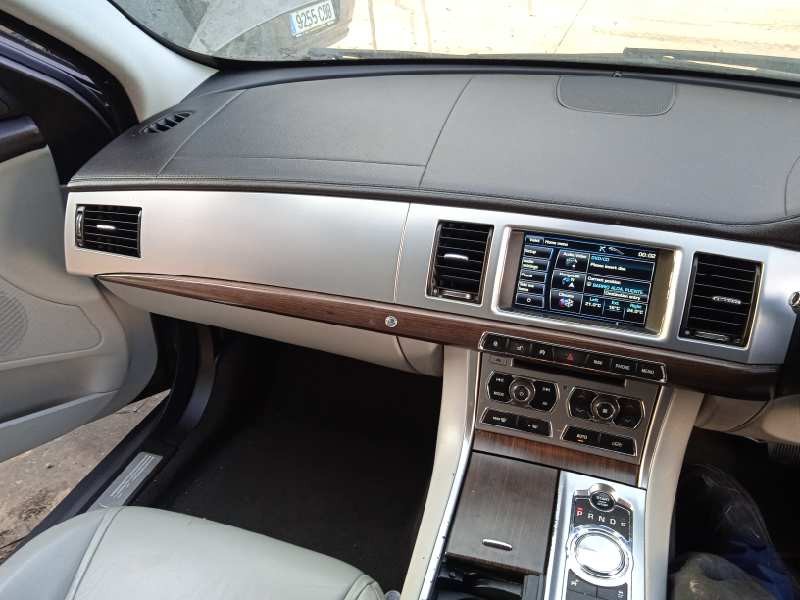 jaguar xf del año 2013