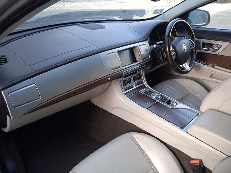 jaguar xf del año 2013