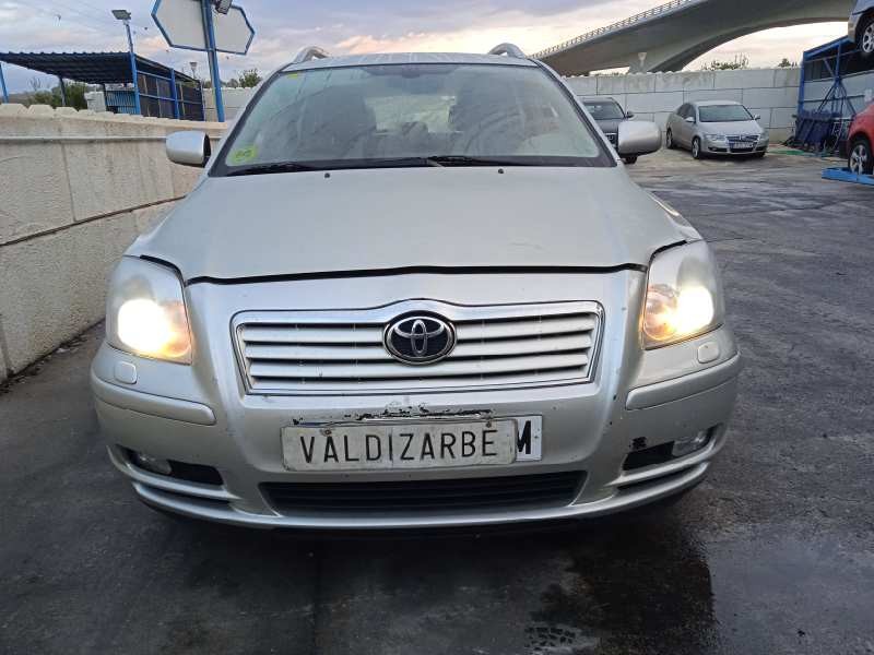 toyota avensis berlina (t25) del año 2005