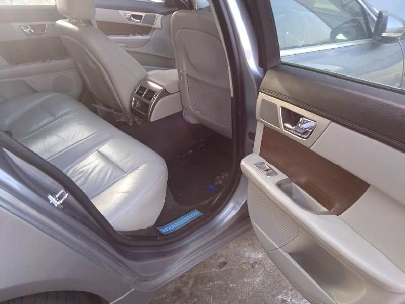 jaguar xf del año 2013