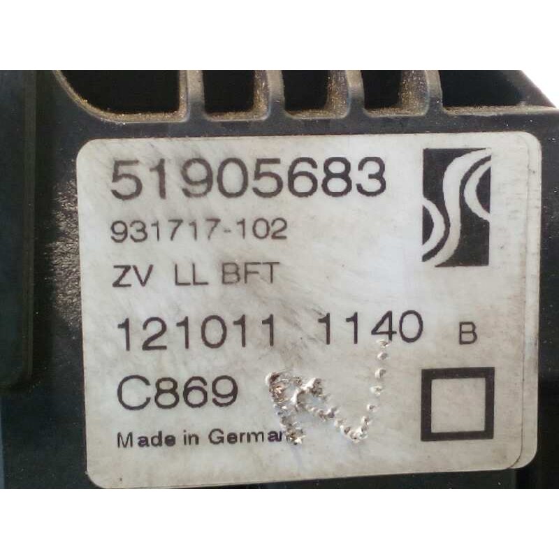 Recambio de cerradura puerta delantera derecha para fiat punto (199) easy referencia OEM IAM 51905683  