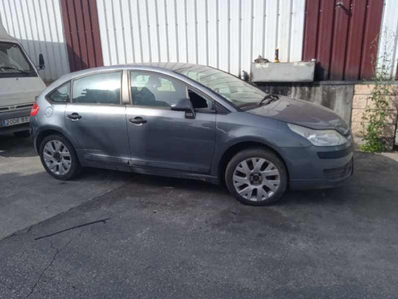 citroën c4 berlina del año 2004