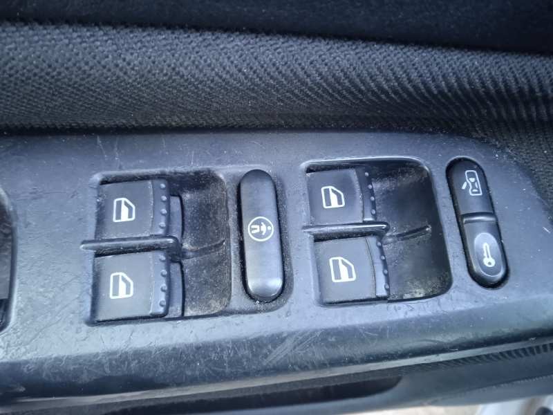 volkswagen golf iv berlina (1j1) del año 2000