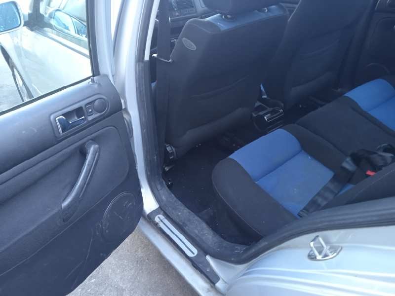 volkswagen golf iv berlina (1j1) del año 2000