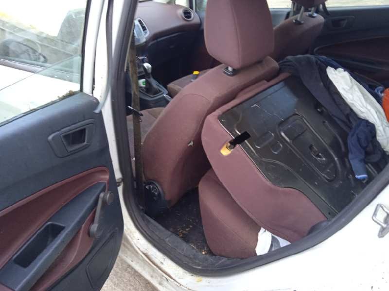 ford fiesta (cb1) del año 2010