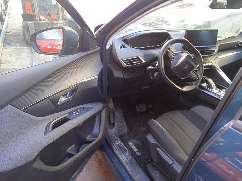 peugeot 5008 del año 2021