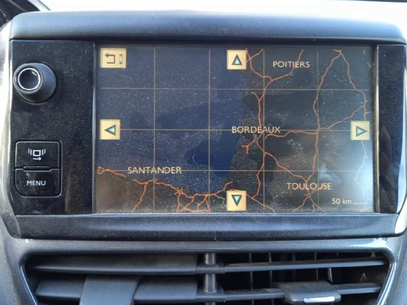 peugeot 208 del año 2012