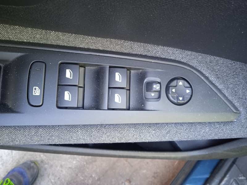 peugeot 5008 del año 2021