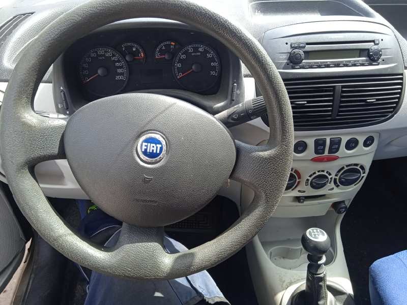 fiat punto berlina (188) del año 2005