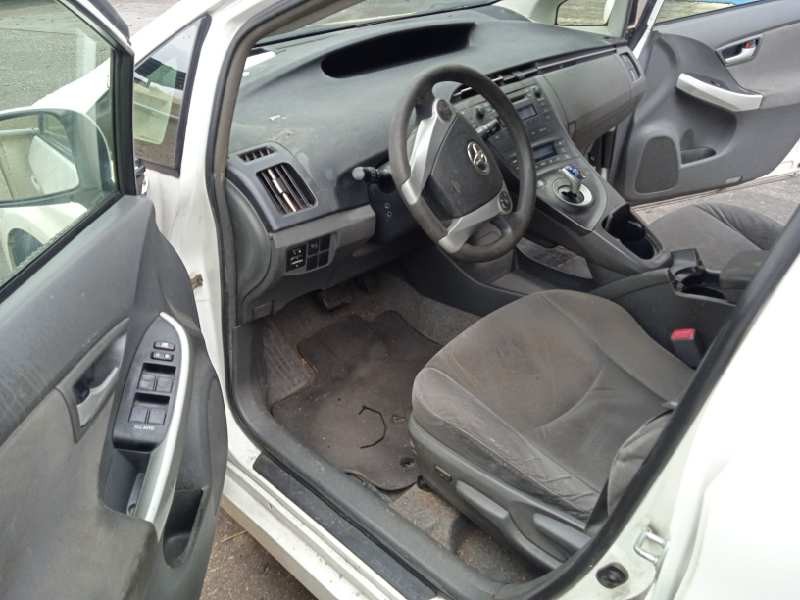 toyota prius (nhw30) del año 2012