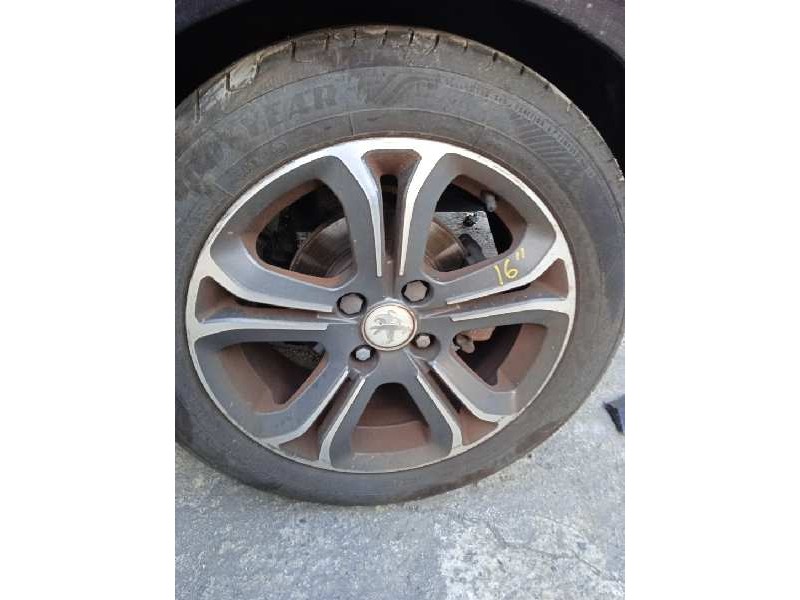 peugeot 208 del año 2012