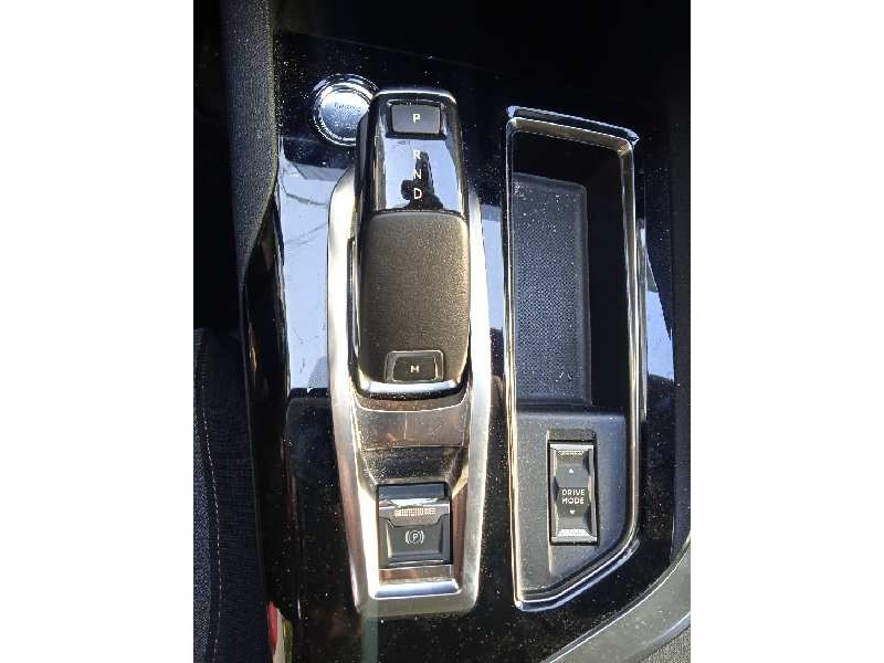 peugeot 5008 del año 2021